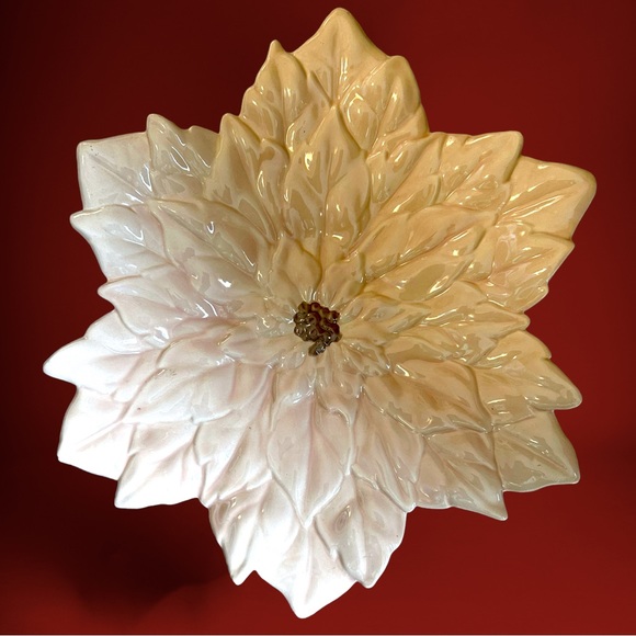 Large Chip & Dip Ceramic White Poinsettia w/Holly Leaf by Charleston S.Carolina - Picture 2 of 7